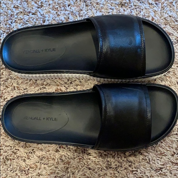 Platform Kendall + Kylie black sandals - Picture 2 of 4